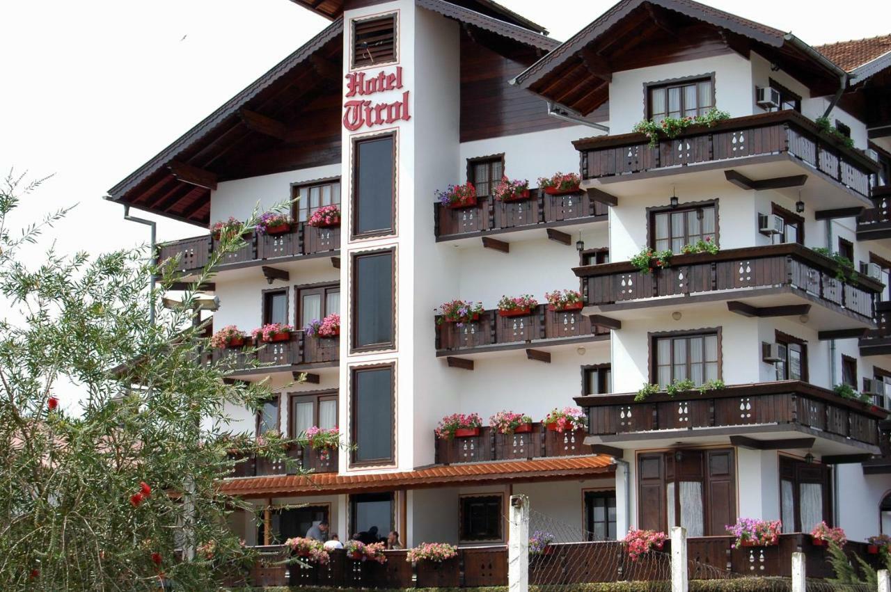 Hotel Tirol Treze Tílias Exterior foto